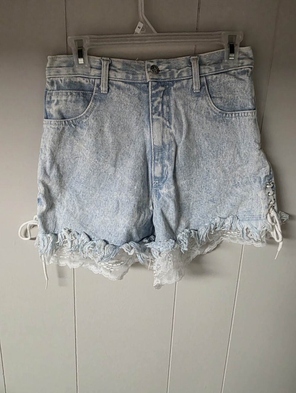 Women’s Light Wash Denim Shorts with Lace Trim